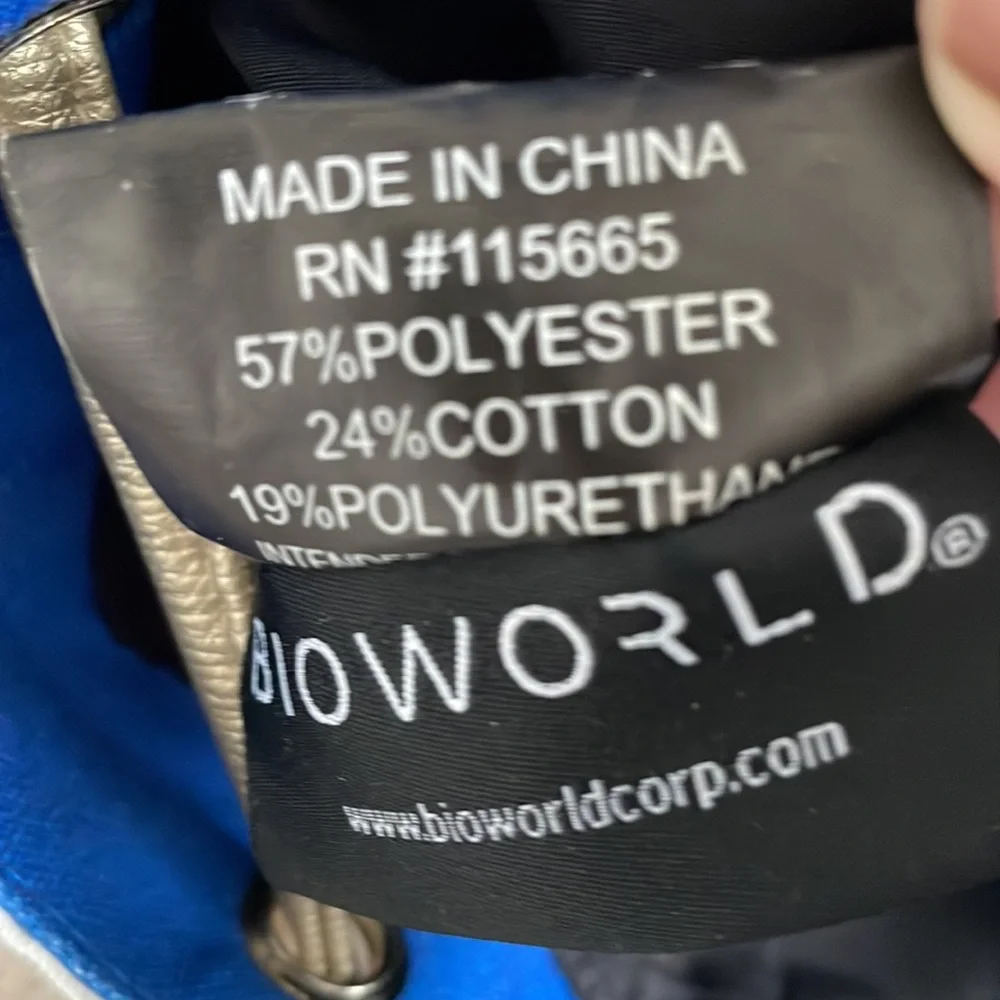 Wonder Woman Backpack - Picture 4 of 6